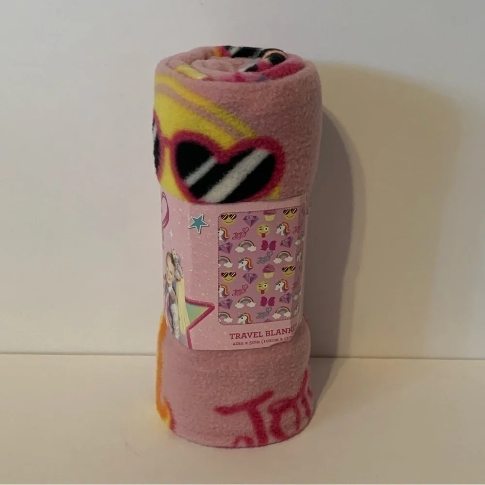 ❤️FINAL PRICE❤️NWT. NICKELODEON JoJo Siwa Travel Blanket